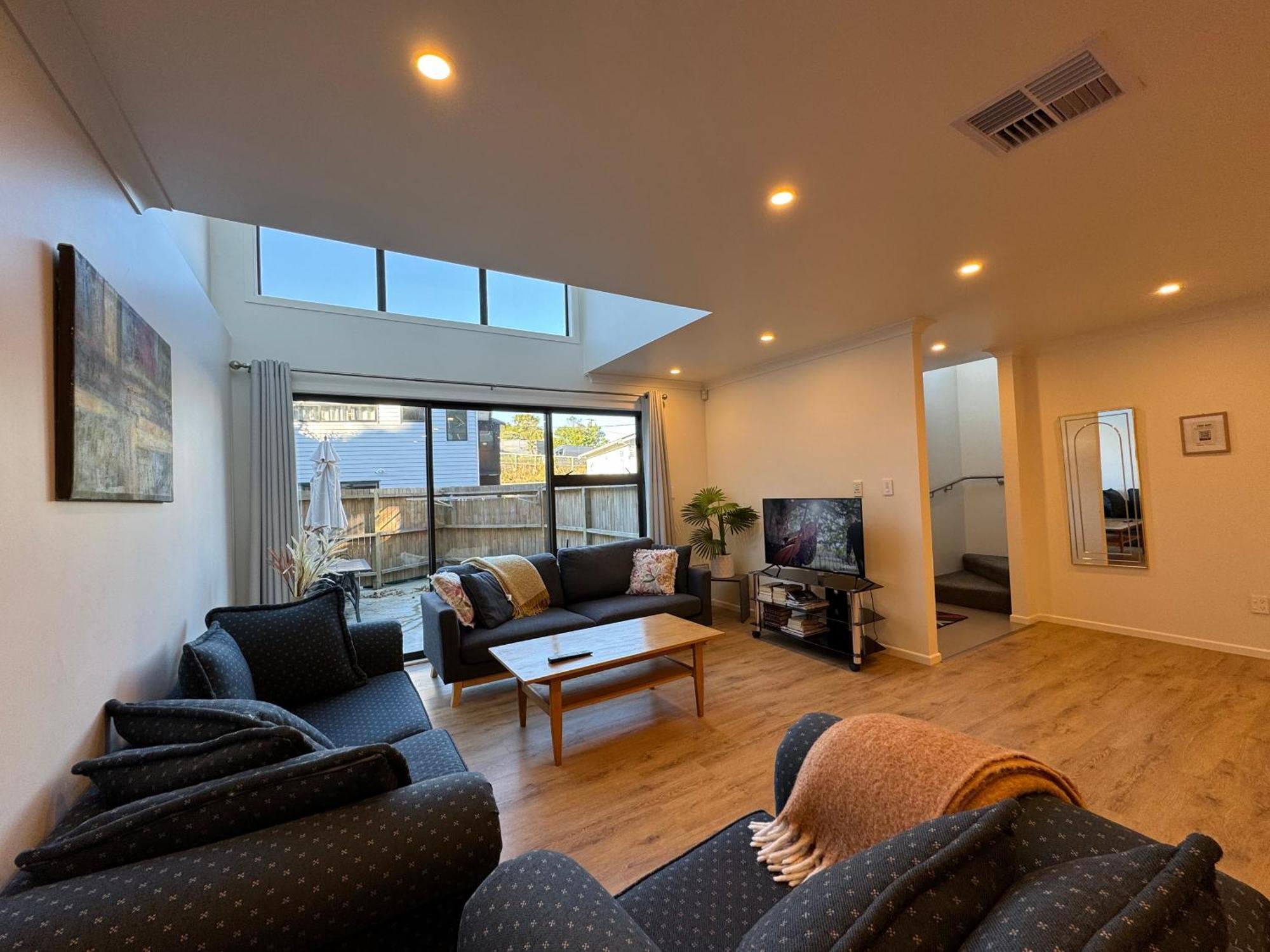 ולינגטו No Party Allowed, Entire Brand New 3 Bedroom Townhouse, Free Unlimited Fibre Wifi And Free Parking מראה חיצוני תמונה