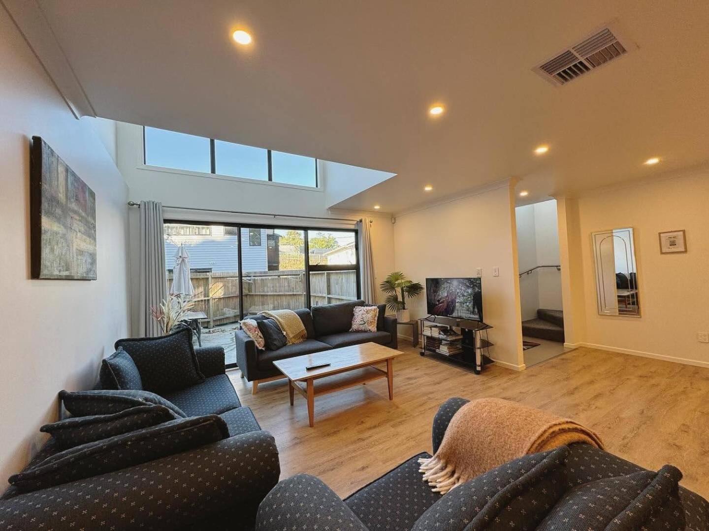 ולינגטו No Party Allowed, Entire Brand New 3 Bedroom Townhouse, Free Unlimited Fibre Wifi And Free Parking מראה חיצוני תמונה