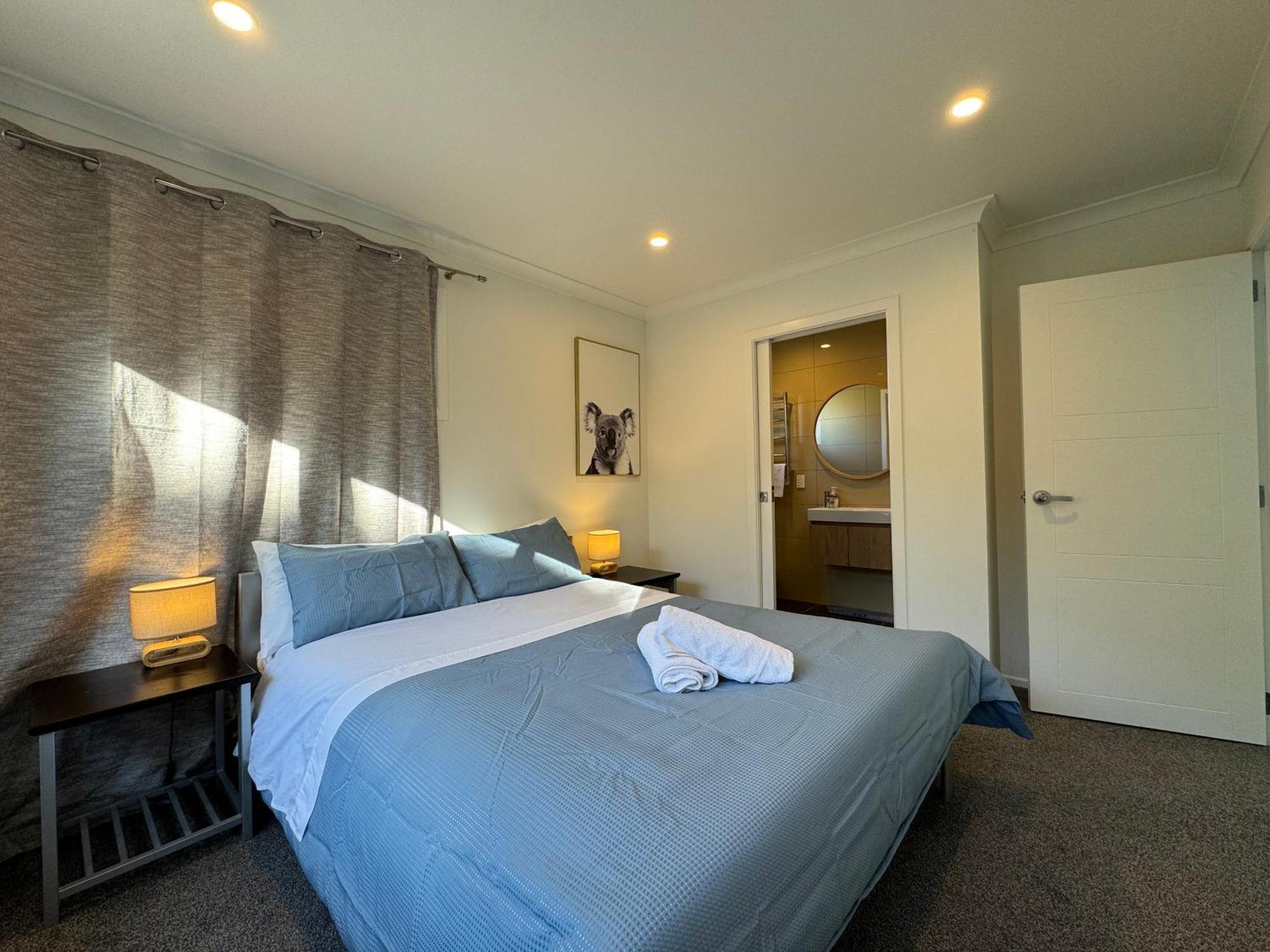 ולינגטו No Party Allowed, Entire Brand New 3 Bedroom Townhouse, Free Unlimited Fibre Wifi And Free Parking מראה חיצוני תמונה