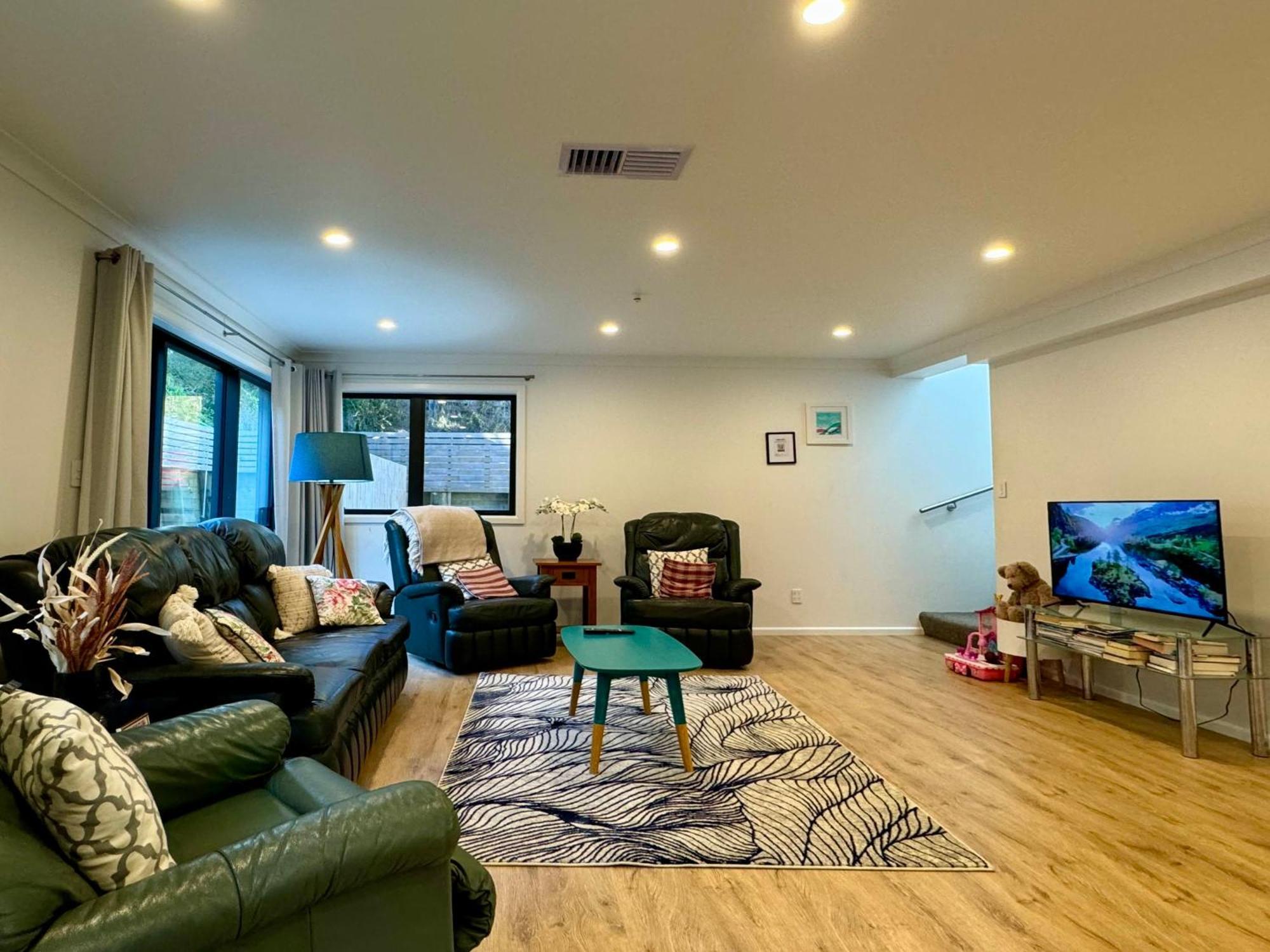 ולינגטו No Party Allowed, Entire Brand New 3 Bedroom Townhouse, Free Unlimited Fibre Wifi And Free Parking מראה חיצוני תמונה