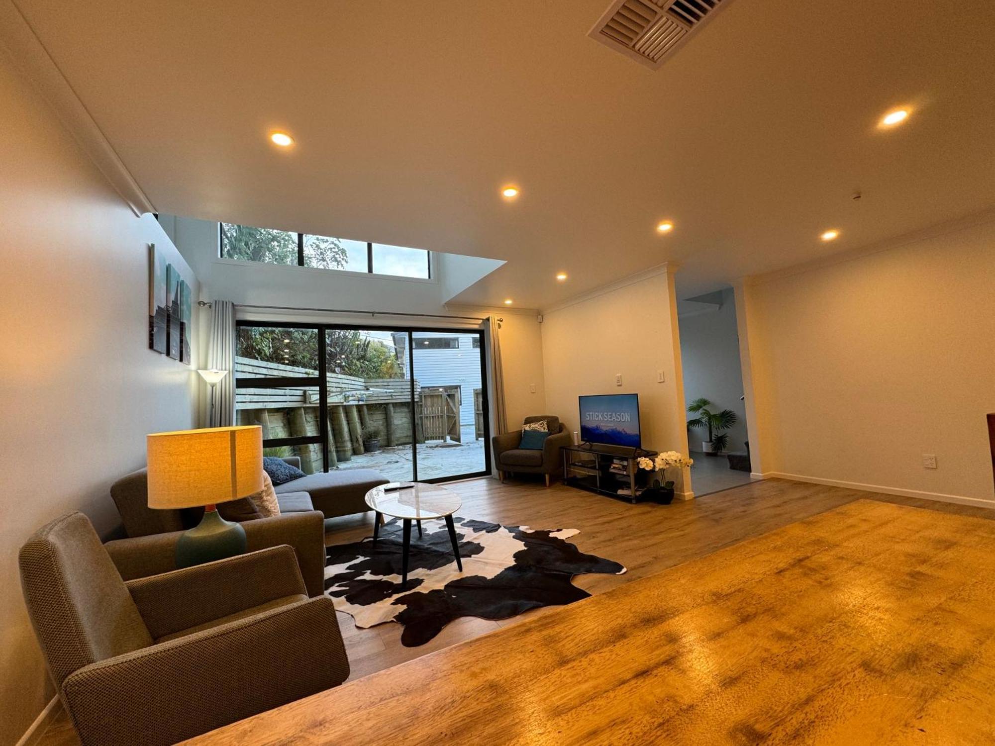 ולינגטו No Party Allowed, Entire Brand New 3 Bedroom Townhouse, Free Unlimited Fibre Wifi And Free Parking מראה חיצוני תמונה