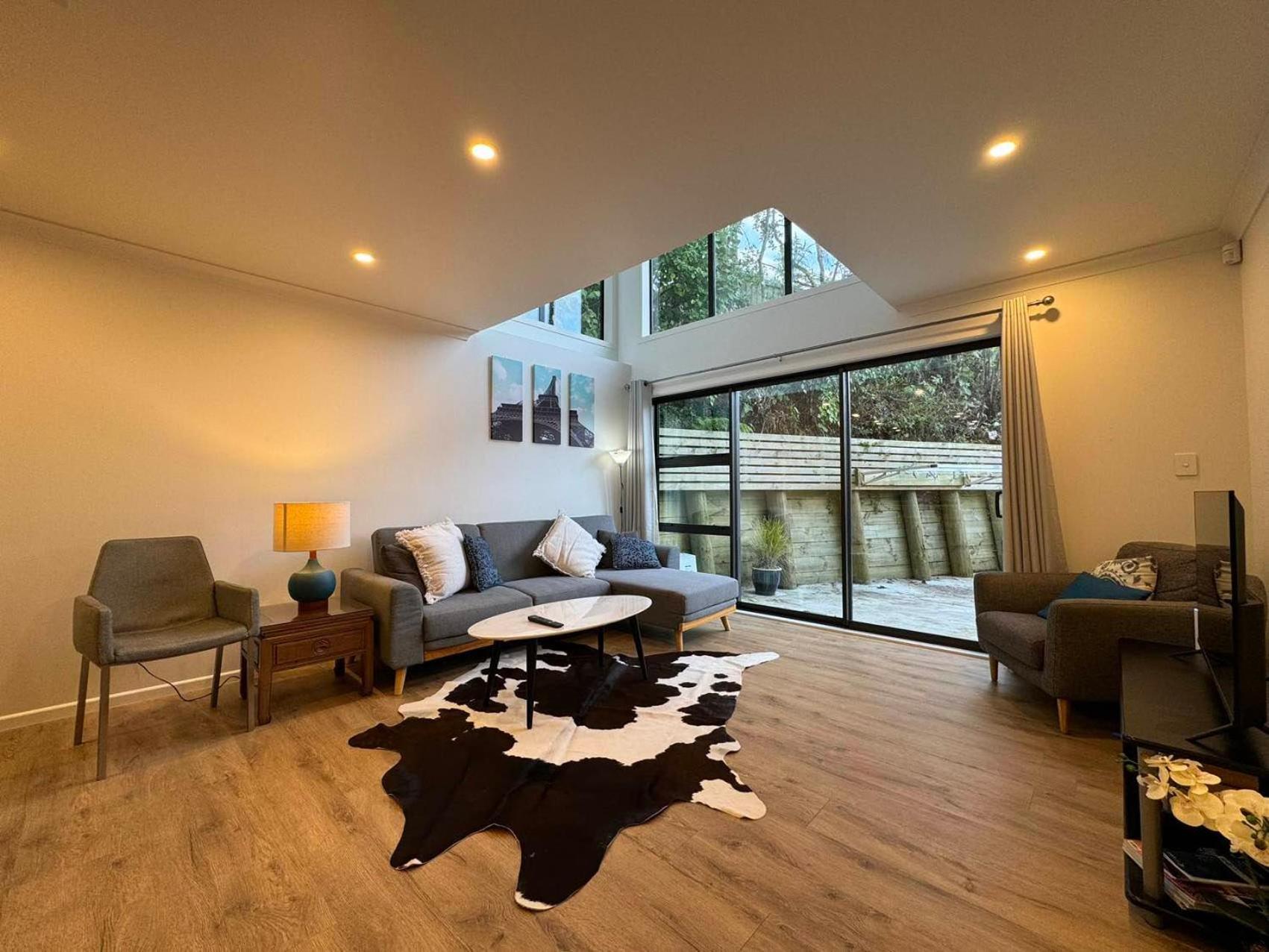 ולינגטו No Party Allowed, Entire Brand New 3 Bedroom Townhouse, Free Unlimited Fibre Wifi And Free Parking מראה חיצוני תמונה