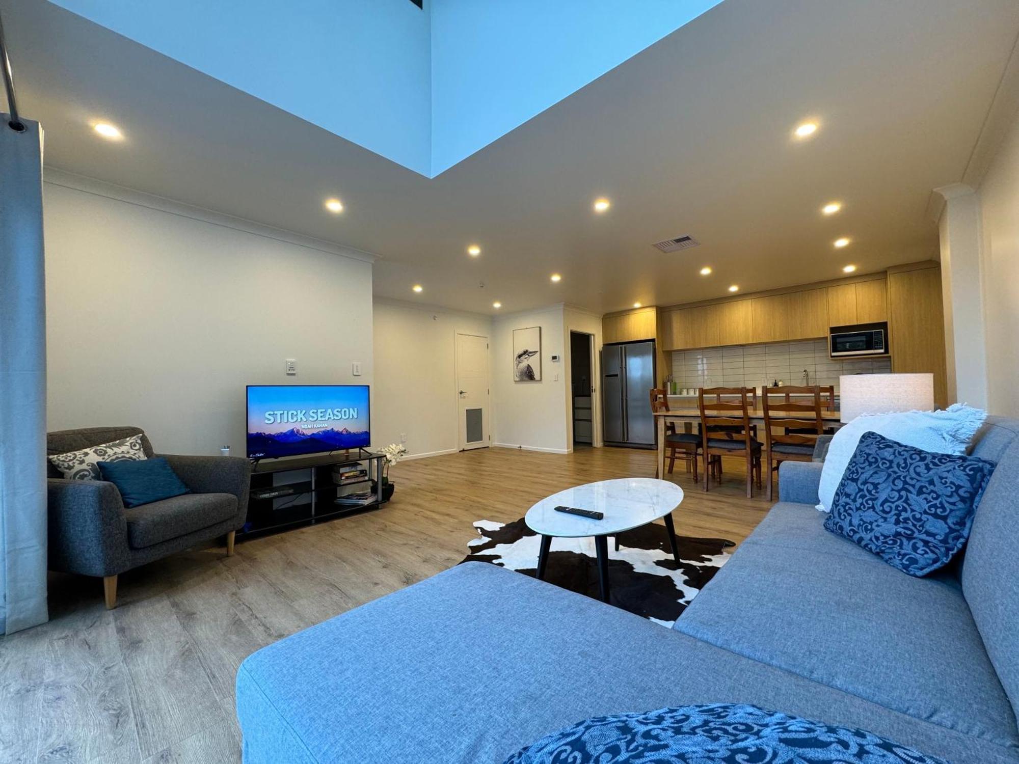 ולינגטו No Party Allowed, Entire Brand New 3 Bedroom Townhouse, Free Unlimited Fibre Wifi And Free Parking מראה חיצוני תמונה
